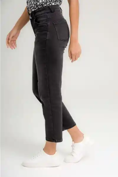 Jean Mom Color Negro Talla 8 Ragged