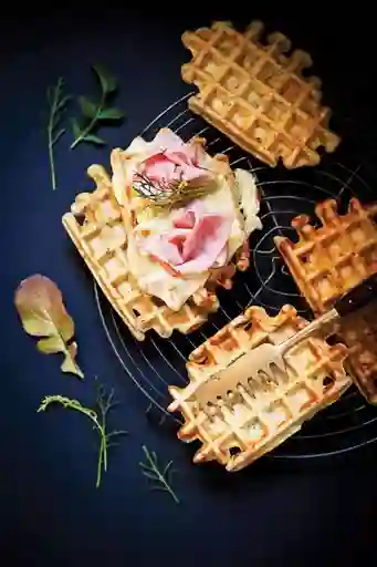 Waffle Jamón Serrano, Queso Provolone