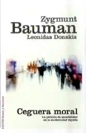 El mal no se limita a la guerra ni a las circunstancias en que las personas actúan bajo una presión extrema. Cada vez con más frecuencia, el mal se revela en la cotidiana insensibilidad hacia el sufrimiento de los demás, en la incapacidad y el rechazo a comprenderlos y en el eventual desplazamiento de la propia mirada ética. El mal y la ceguera moral acechan en la trivialidad y la banalidad de la vida cotidiana, y no solo en los casos anormales y excepcionales. El tipo caracteristico de La ceguera moral que define a nuestras sociedades la analizan brillantemente Zygmunt Bauman y Leonidas Donskis a partir del concepto de «adiáfora»: el acto de situar ciertos actos o categorías de los seres humanos fuera del universo de evaluaciones y obligaciones morales. La adiáfora implica una actitud de indiferencia hacia lo que acontece en el mundo; un entumecimiento moral. En una vida cuyos ritmos están dictados por guerras de audiencias e ingresos de taquilla, donde la gente está absorta ante sus aparatos tecnológicos y al pendiente de sus redes sociales; en nuestra «vida apresurada» en la cual rara vez hay tiempo para detenernos y prestar atención a temas de importancia, corremos el grave riesgo de perder la sensibilidad ante los problemas de los demás. Salvo las celebridades y las estrellas mediáticas, nadie puede esperar ser tomado en cuenta en una sociedad extenuada por la información sensacionalista y sin valor. He aquí una penetrante investigación sobre el destino de nuestra sensibilidad moral, dirigida a quienes se preocupan por los profundos cambios que silenciosamente configuran las vidas de todos en nuestro contemporáneo mundo líquido.