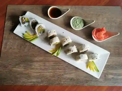 Sushi (10 Bocados)+ Bebida 250 ml