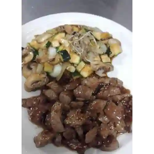 Lomito Teriyaki y Arroz Oriental