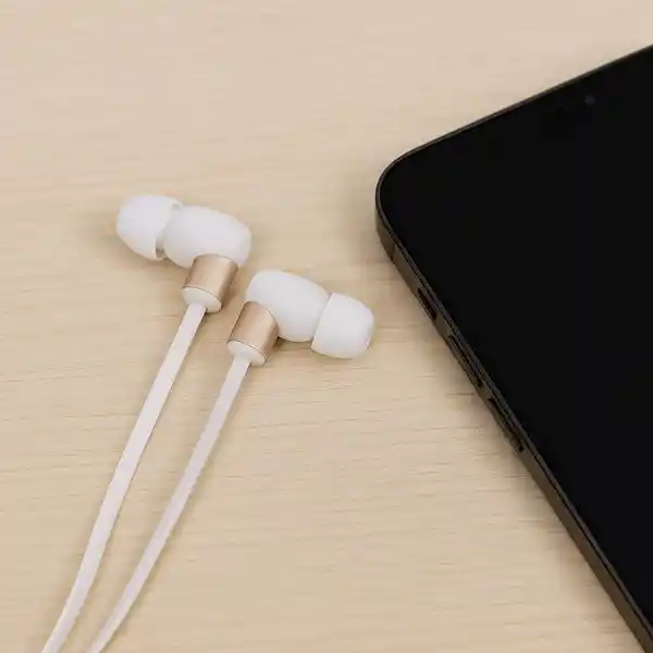 Audífonos Serie Life is For Fun Blanco 35 mm Mod Pa242 Miniso