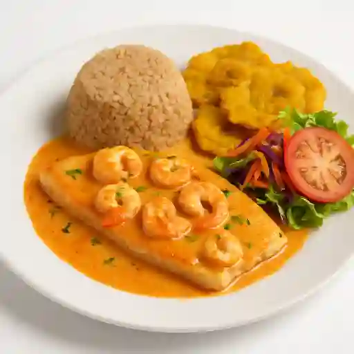 Robalo en Salsa de Camarones