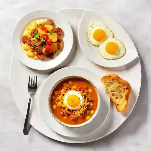 Caldo de Papa con Huevos Fritos