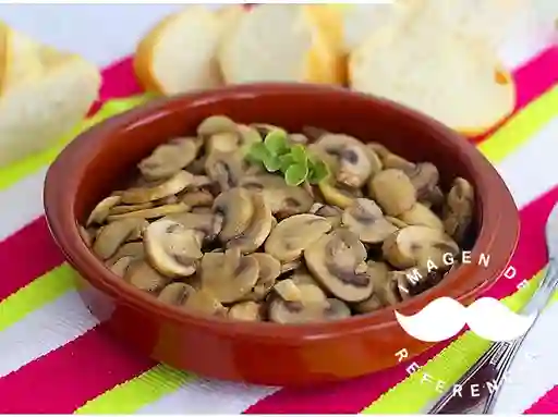 Champiñones Al Ajillo