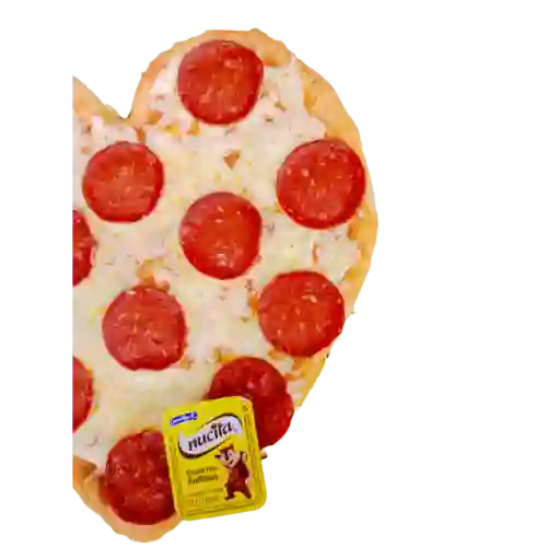 Pizza Corazón+nucita.