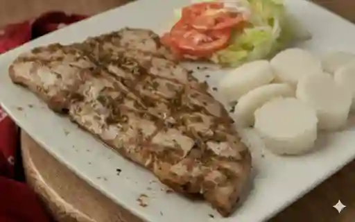 Combo Punta de Anca de Cerdo con Bollo Bebida