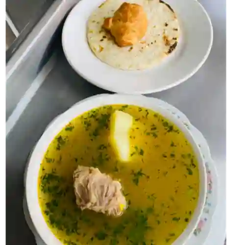 Caldo de Costilla de la Casa