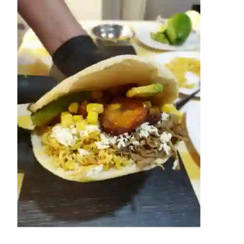 Arepa con Todo