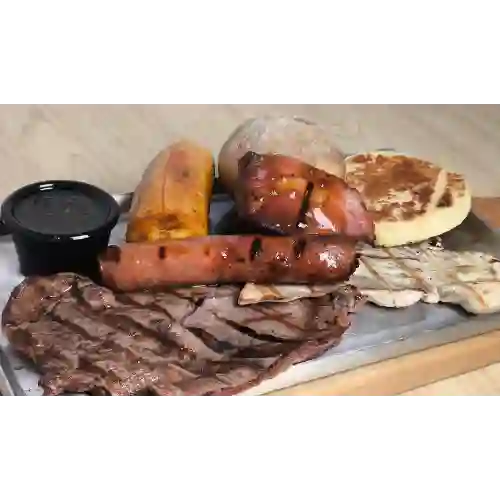 Parrillada de la Casa Gratis Sopa y Jugo