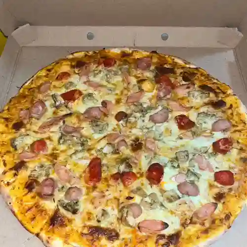 Pizza Familiar 4 Carnes