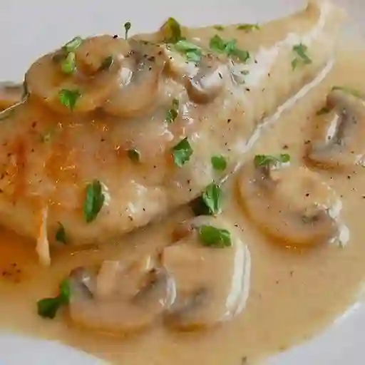 Filete de pollo salsa champiñones