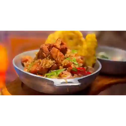 Arroz de Chicharrón con Coco
