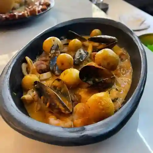Mariscada y Criollas