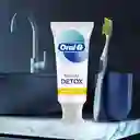 Oral-B Kit Crema de Dientes Détox + Cepillo de Dental Charcoal