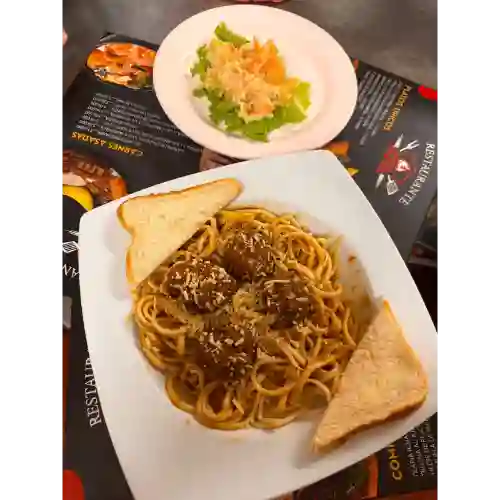 Pastas con Albondigas