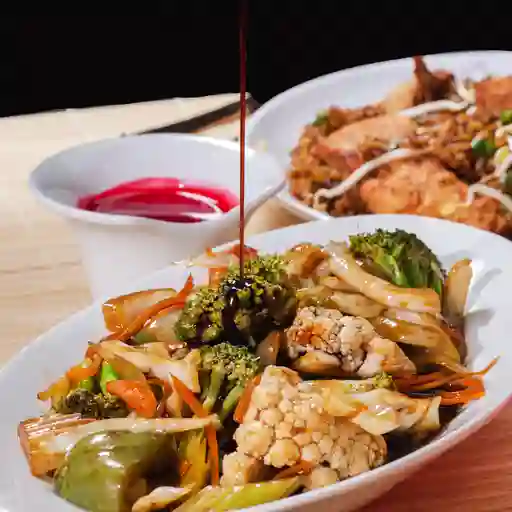 Chop suey con vegetales - mediano