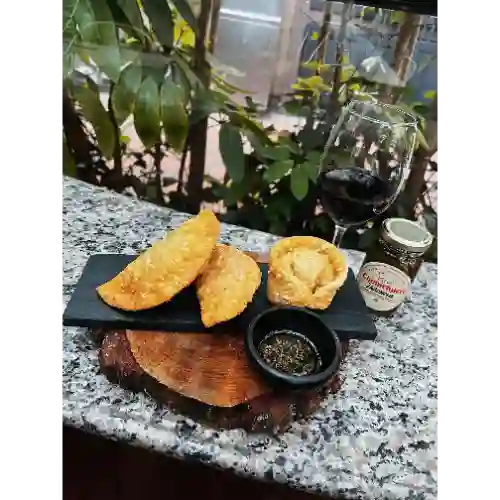 Combo 3 Empanadas Mixtas