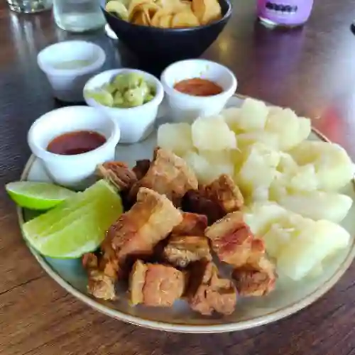 Chicharrón Carnudo