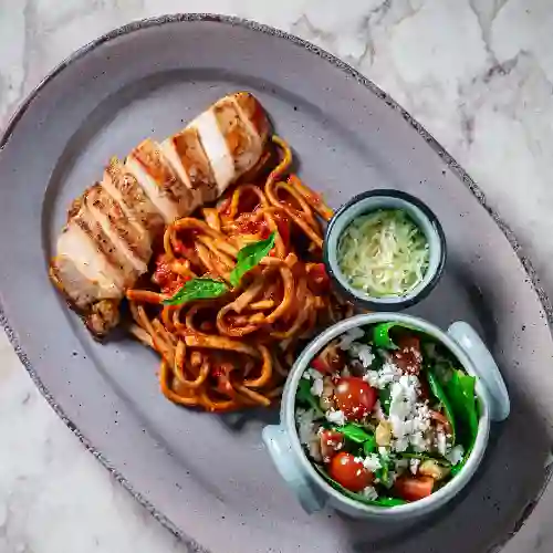 Pasta Almendra Napolitana con Pollo