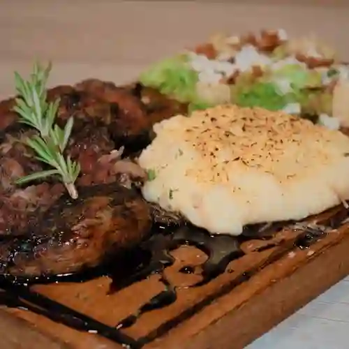 Lomo en Salsa de Vino