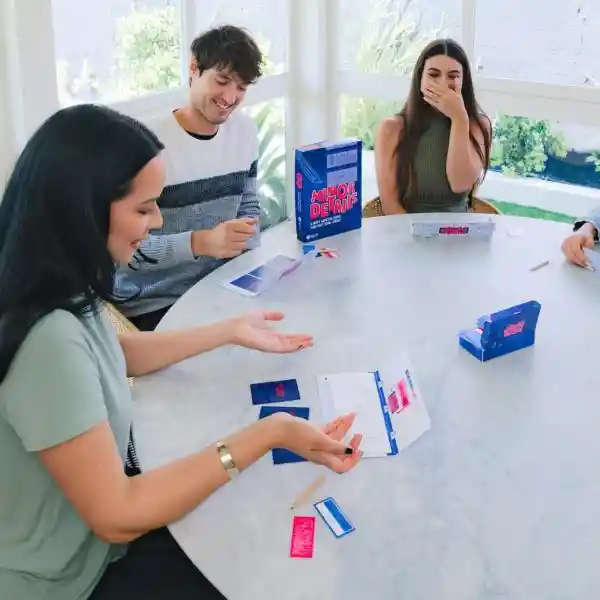 Hasbro Gaming Juego de Mesa Detalles de Talla