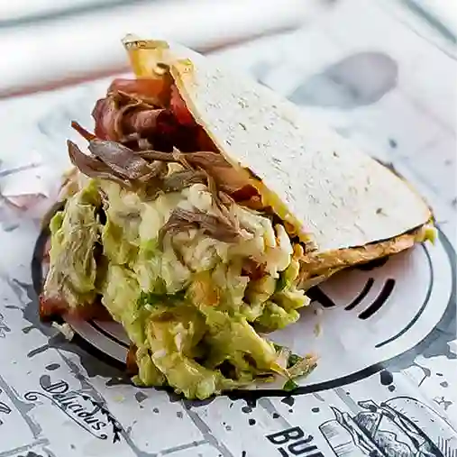 Arepa Pollo y Carne