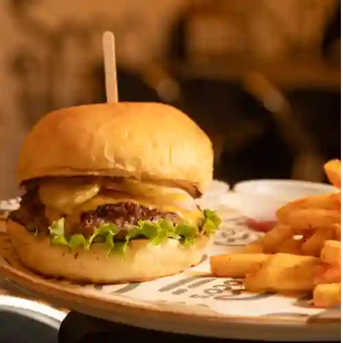 Hamburguesa Clásica en Combo