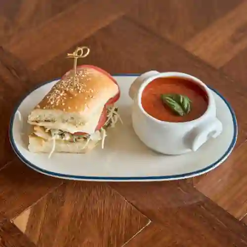 1/2 Sándwich y Sopa