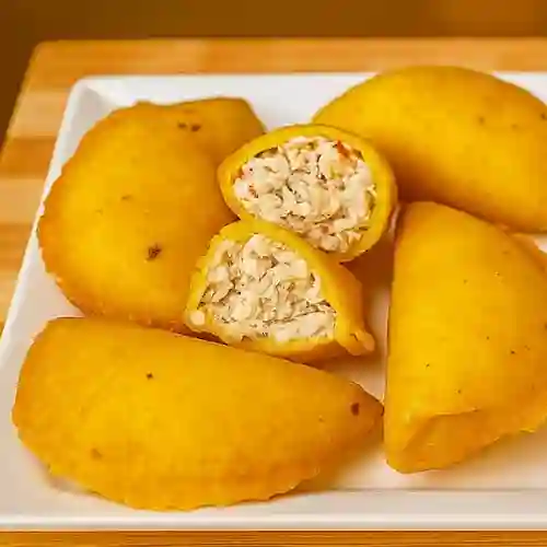 Empanada Solo Pollo Pague 20 Lleve 25 U