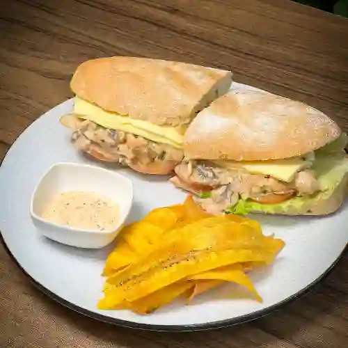 Sándwich de Pollo y Champiñón