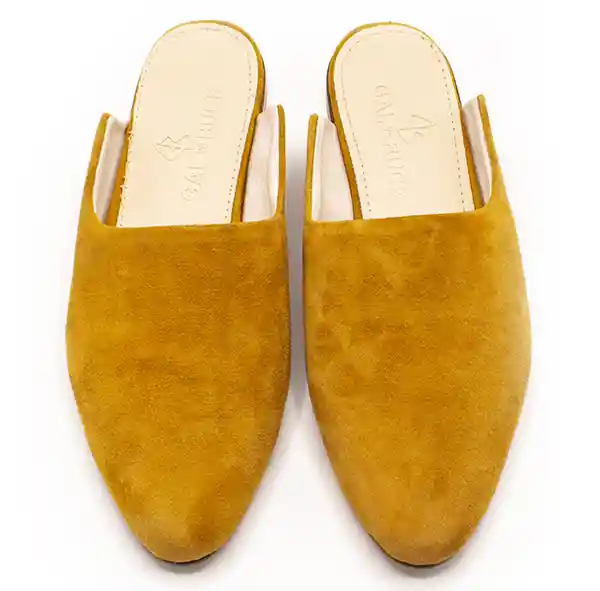 Gal vs Buck Calzado Cozy Mule Amarillo