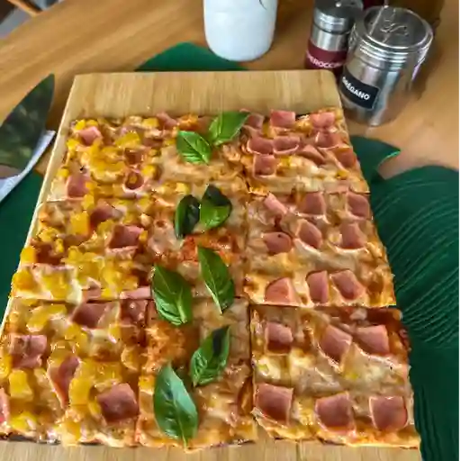 Arma tu pizza + coca cola 300 ml