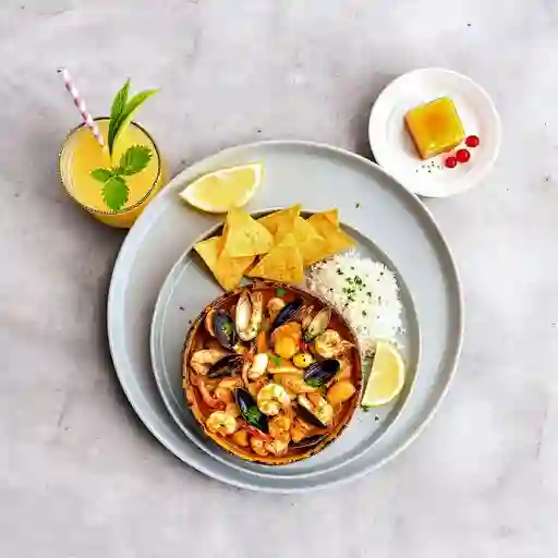 Combo 6: Cazuela De Mariscos