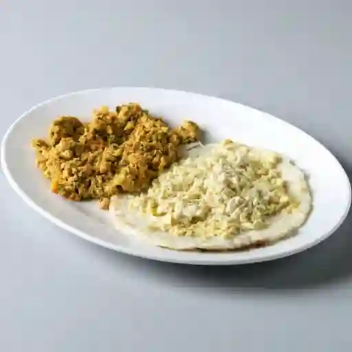 Huevos al Gusto con Arepa y Queso