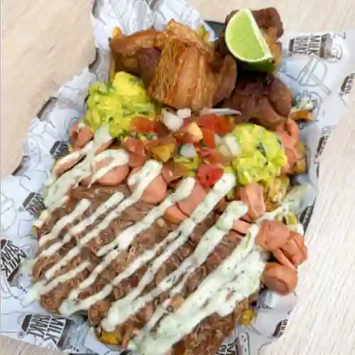 Salchipapa Oink Shake para Dos