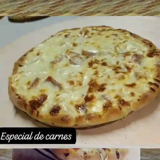 Pizza de 30x30 especial de carnes