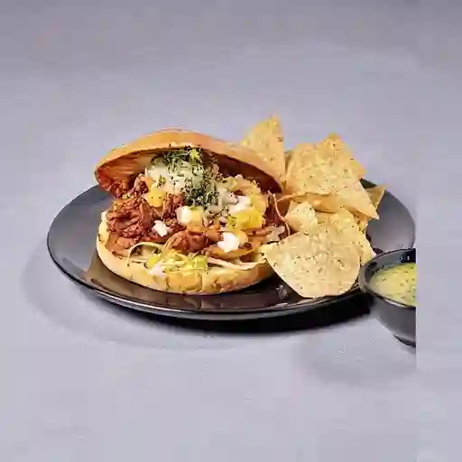 Tortas de Pollo en Mole