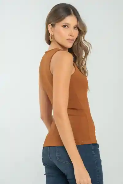 Top Basic Color Café Caramelo Talla XL Ragged