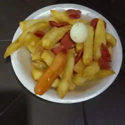 Salchipapas Tradicionales Pequeña