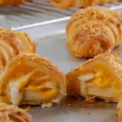 Croissant de Tres Quesos