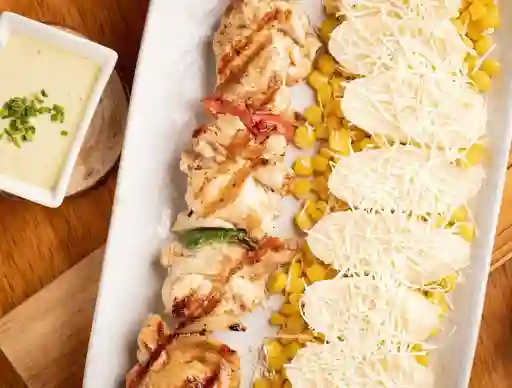 Brochetas de Pollo + Bebida