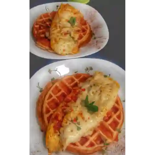 Waffles con Salsa Criolla