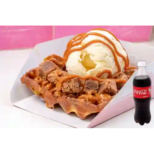 Combo Waffle de Arequipe, Helado y Brownie + Coca-Cola