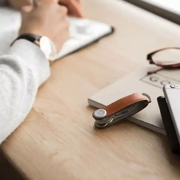 Orbitkey Llavero Cuero Café Claro