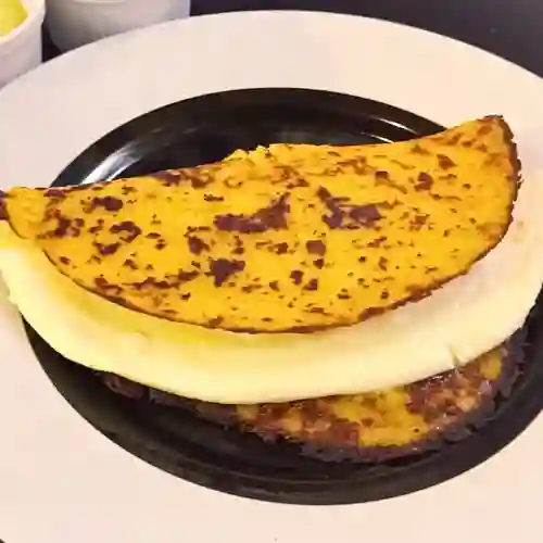 Cachapa con Queso de Mano y Cerdo