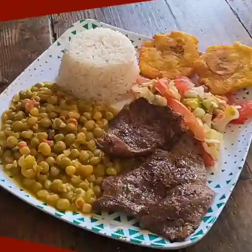 Almuerzo con res