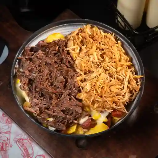 Salchipapa mixta para dos