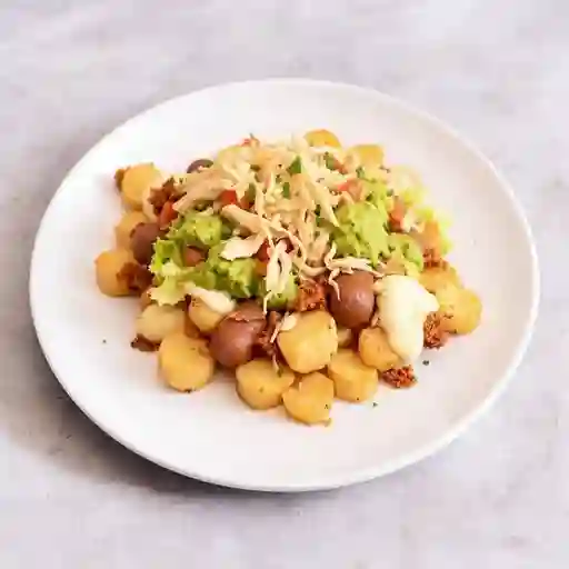 Salchipapa Colombiana