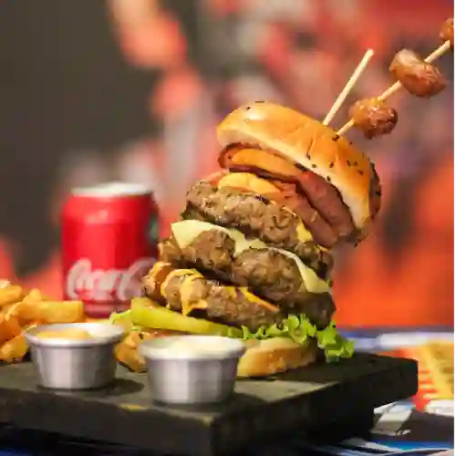 Wakanda Pinchada con Chorizo Coctel